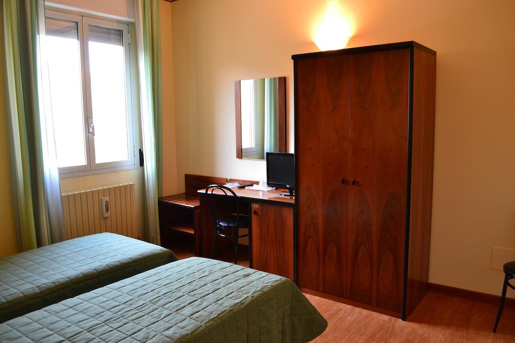 Albergo Elena Pianoro Exterior photo