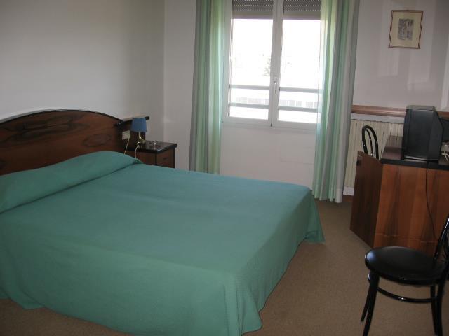 Albergo Elena Pianoro Exterior photo